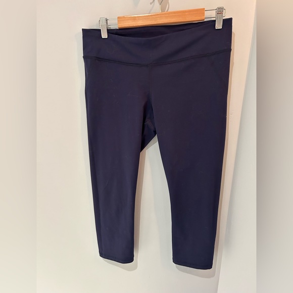 Under Armour Crops - Picture 2 of 2